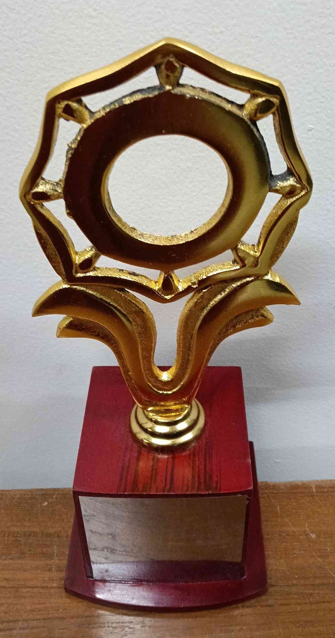 Trophy Metal 246 A