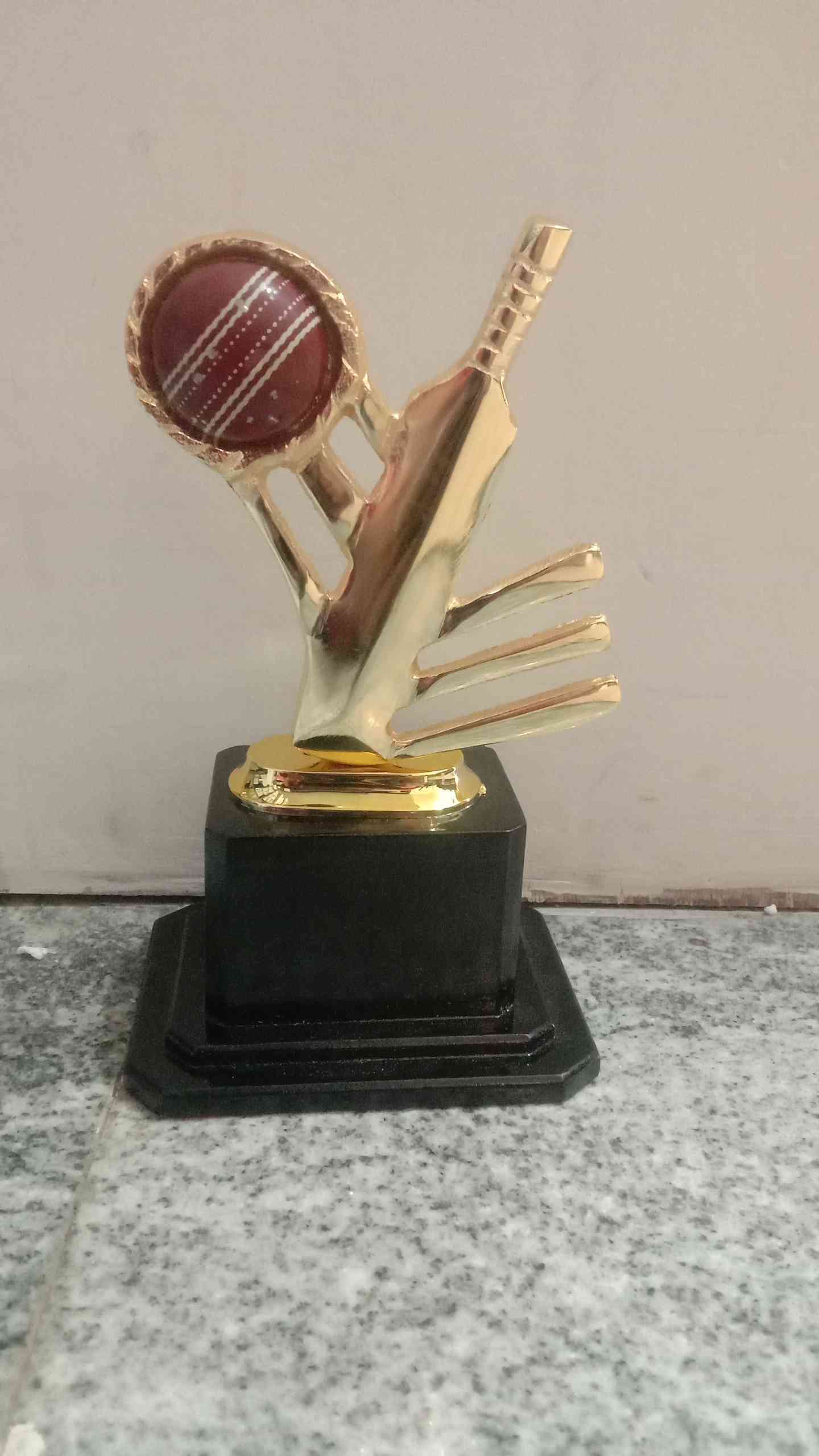 Trophy Metal 1809 A