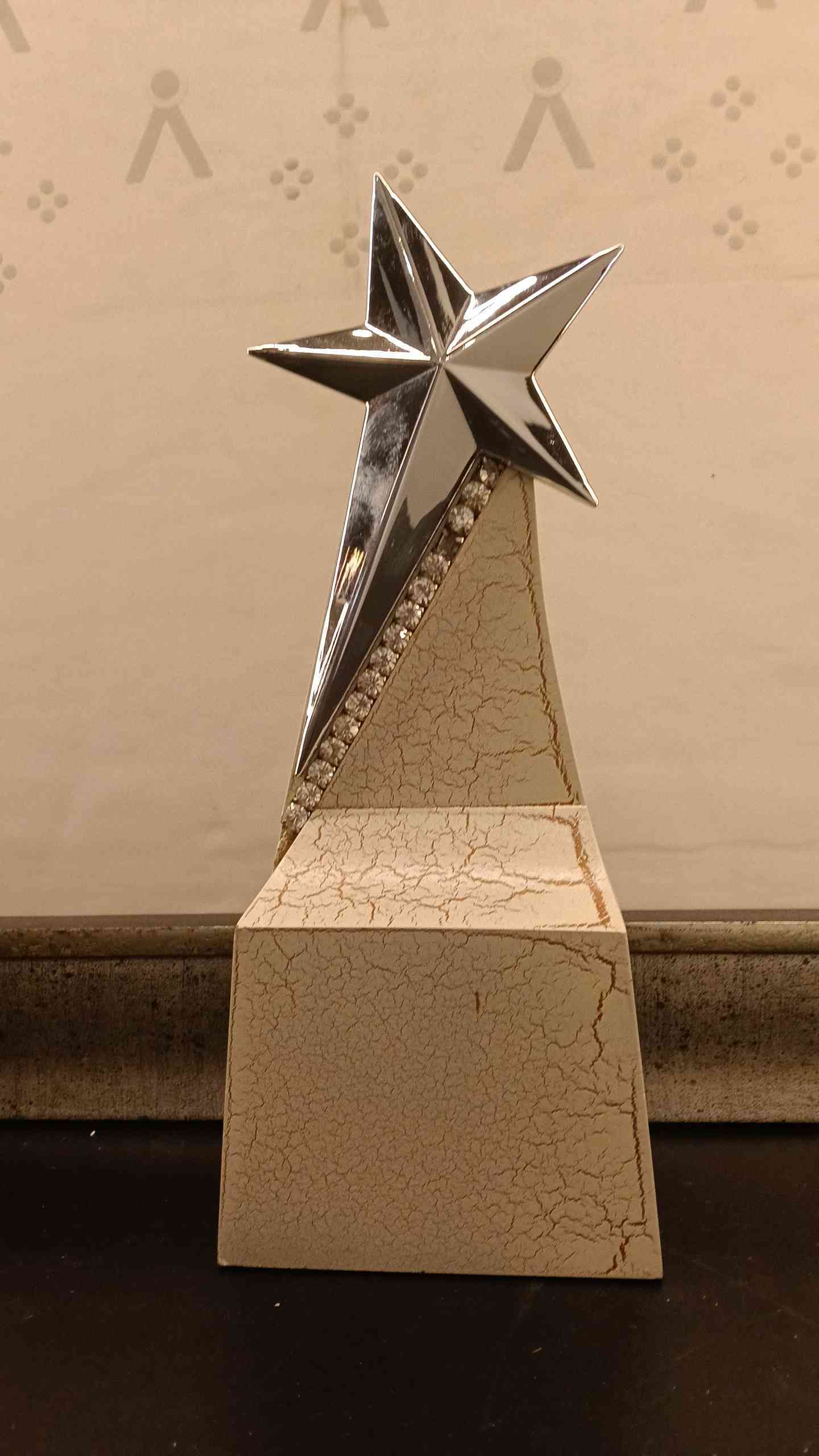 Trophy Metal 1061 B