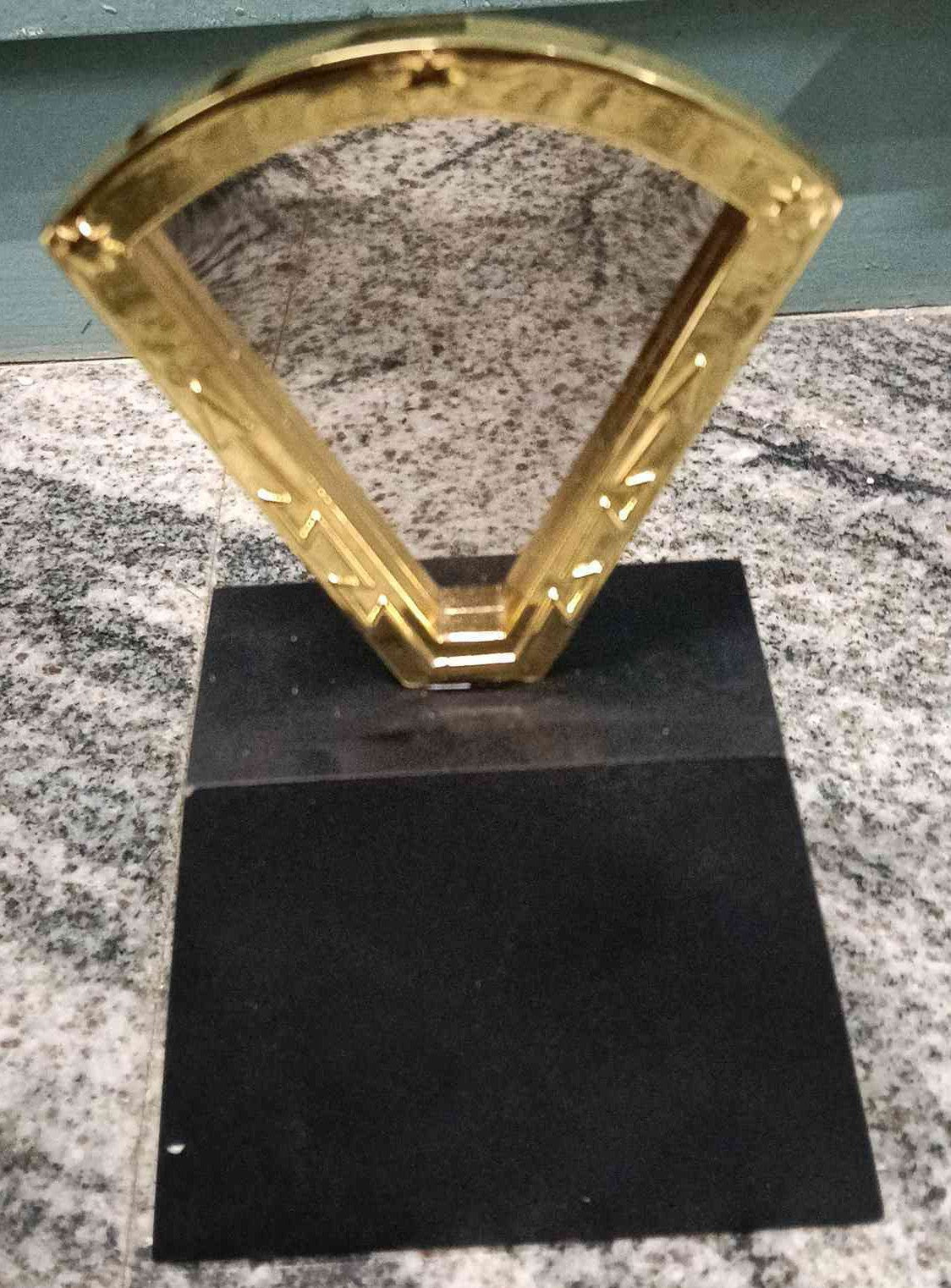 Trophy Metal 1017 A