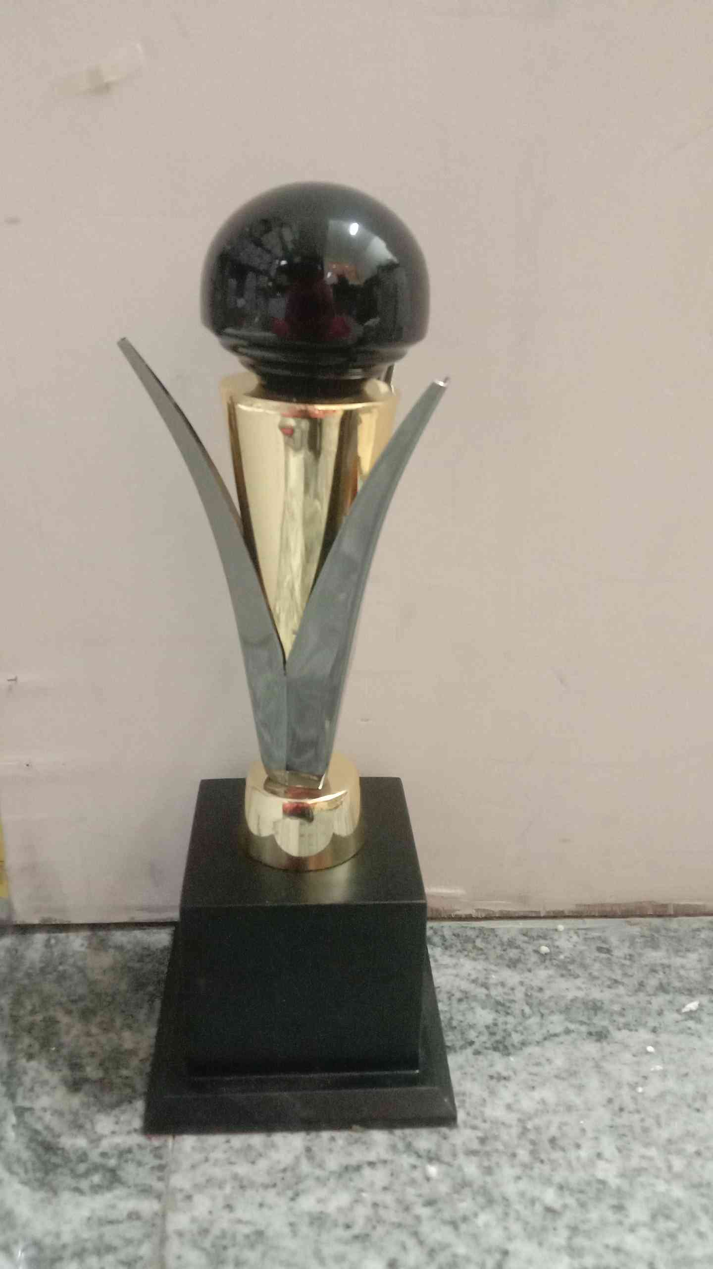 Trophy Metal 2147