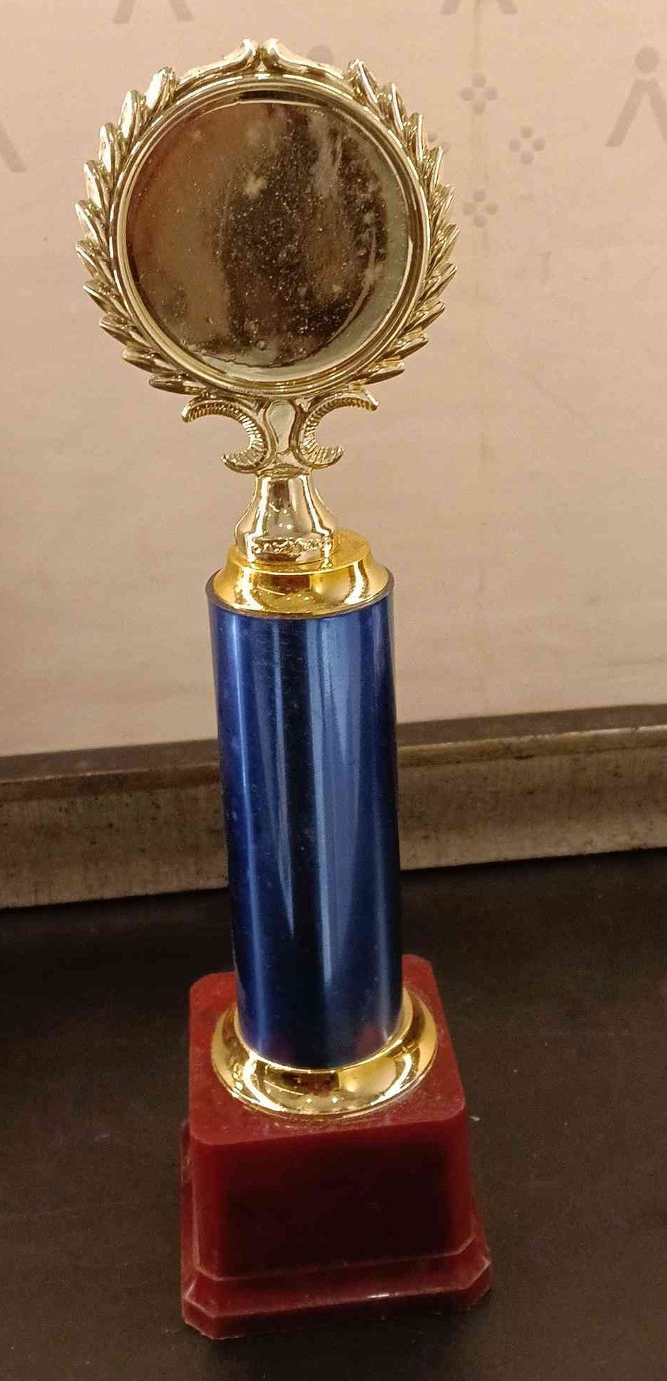 Trophy Plastic 409 B Blue Wreath