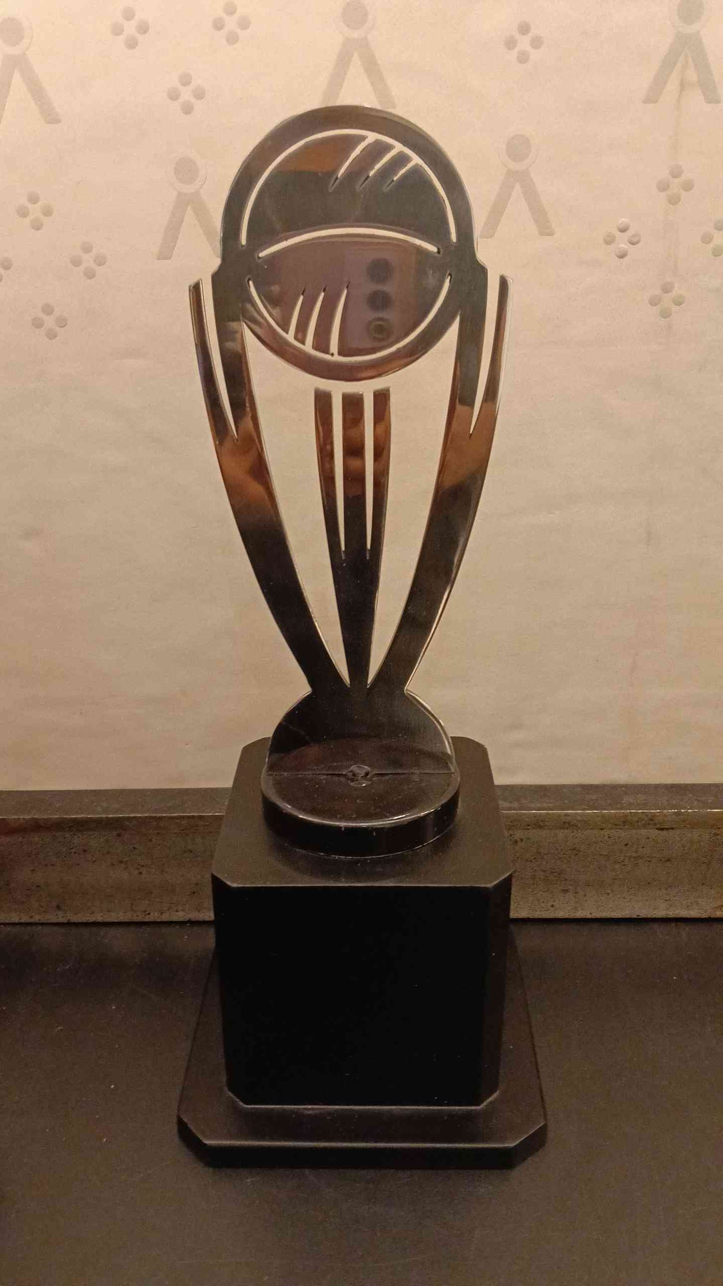 Trophy Metal 964 2