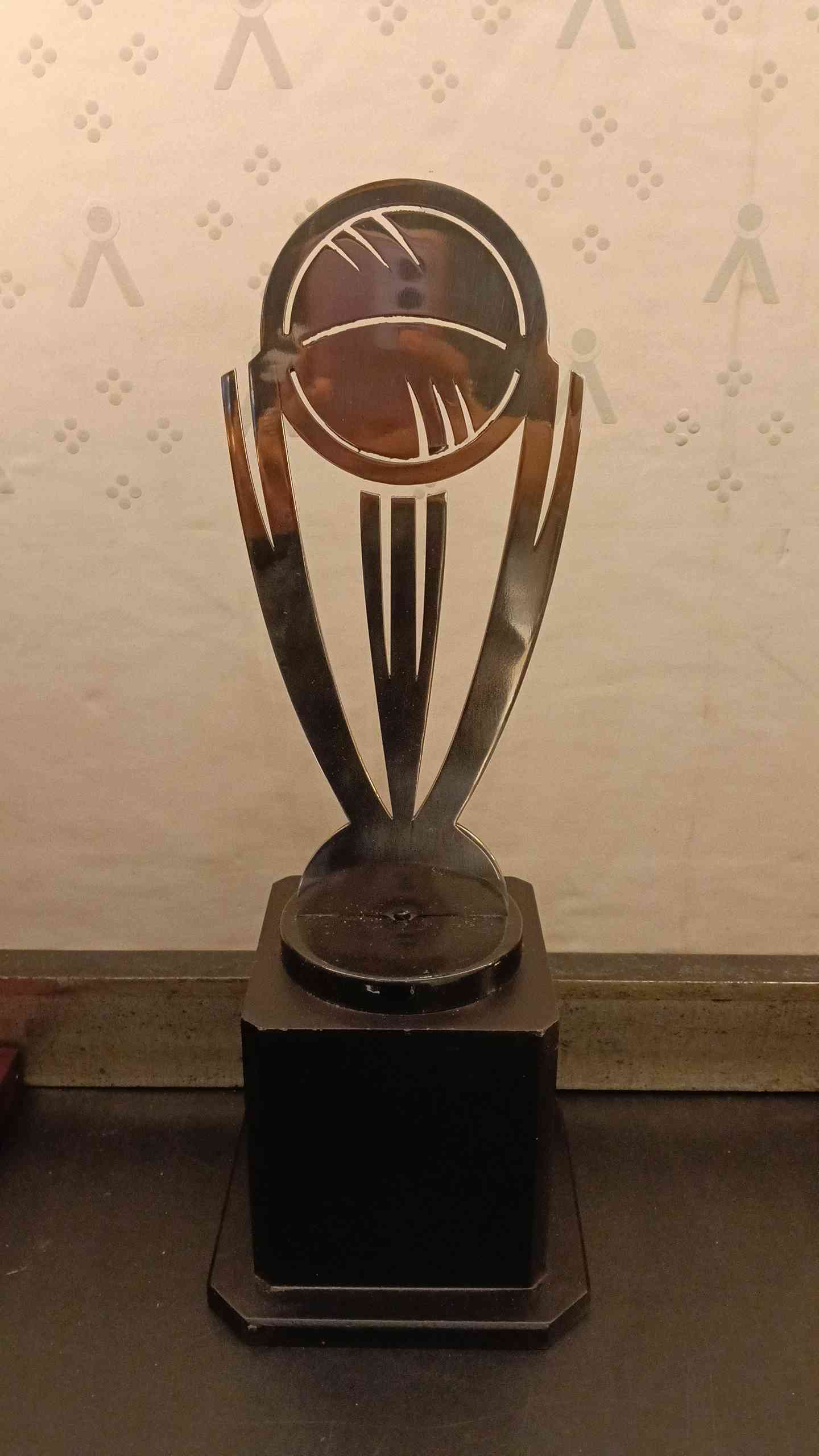 Trophy Metal 964 3