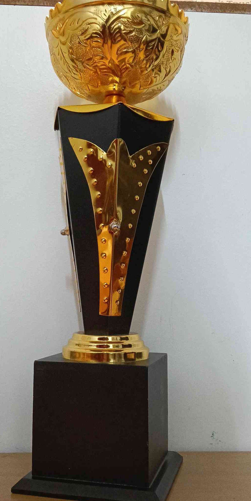 Trophy Metal 527 A
