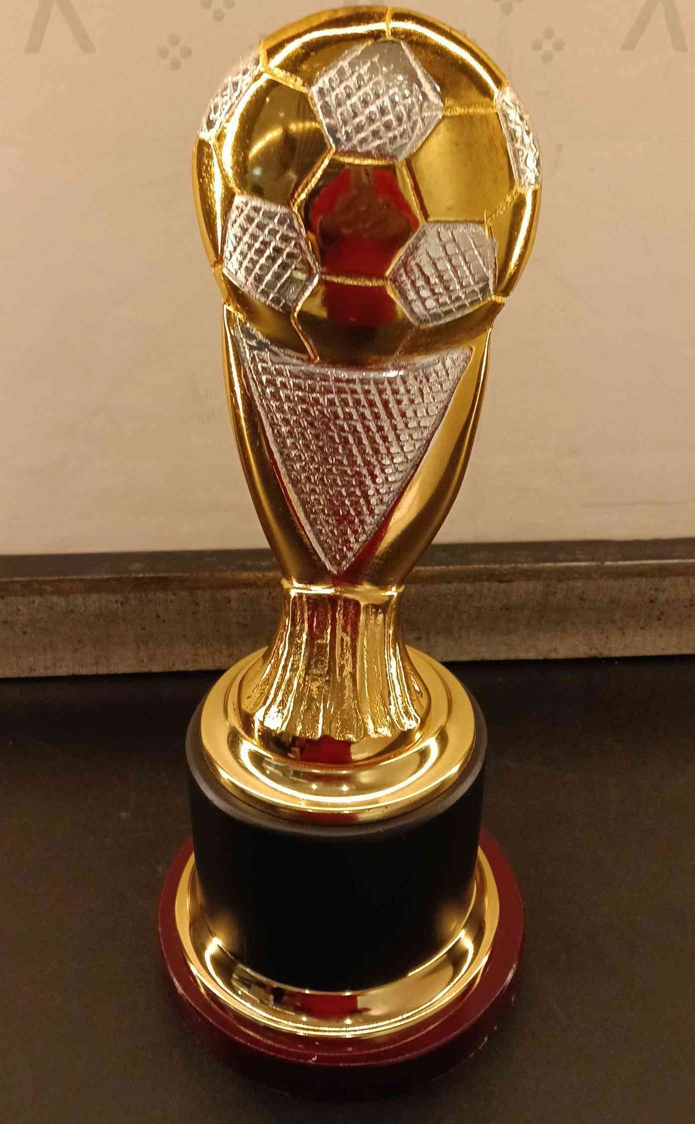 Trophy Metal 4107 B
