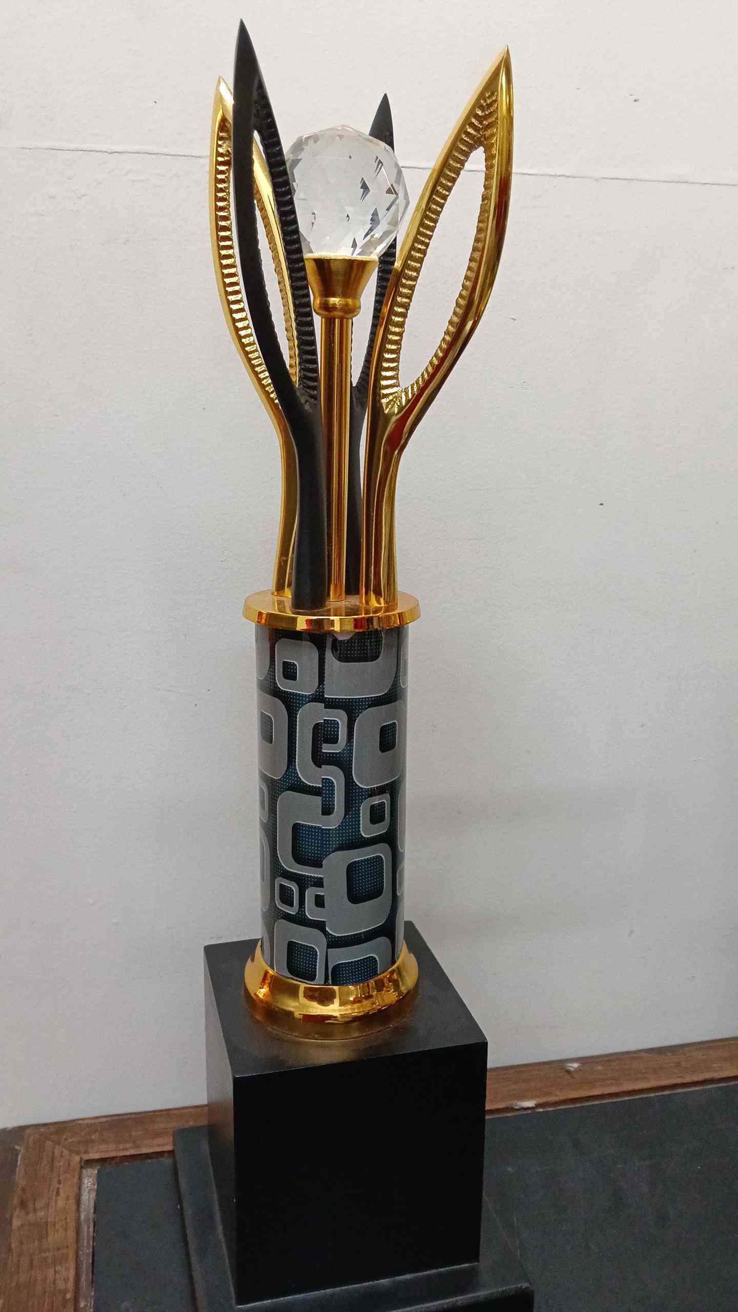 Trophy Metal 750 C