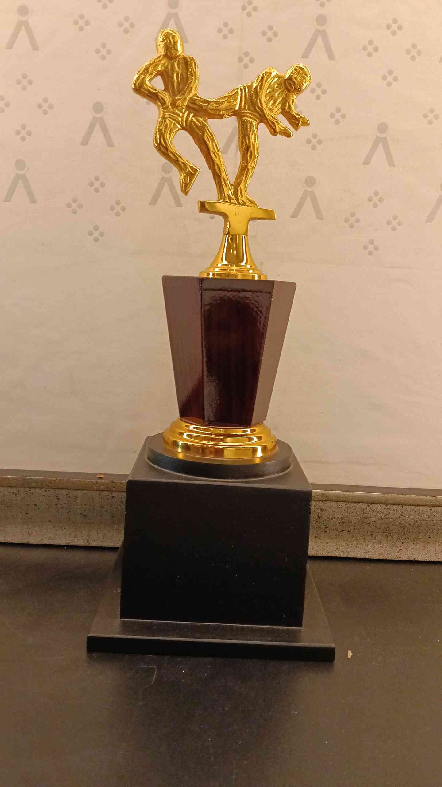 Trophy Metal 437 A