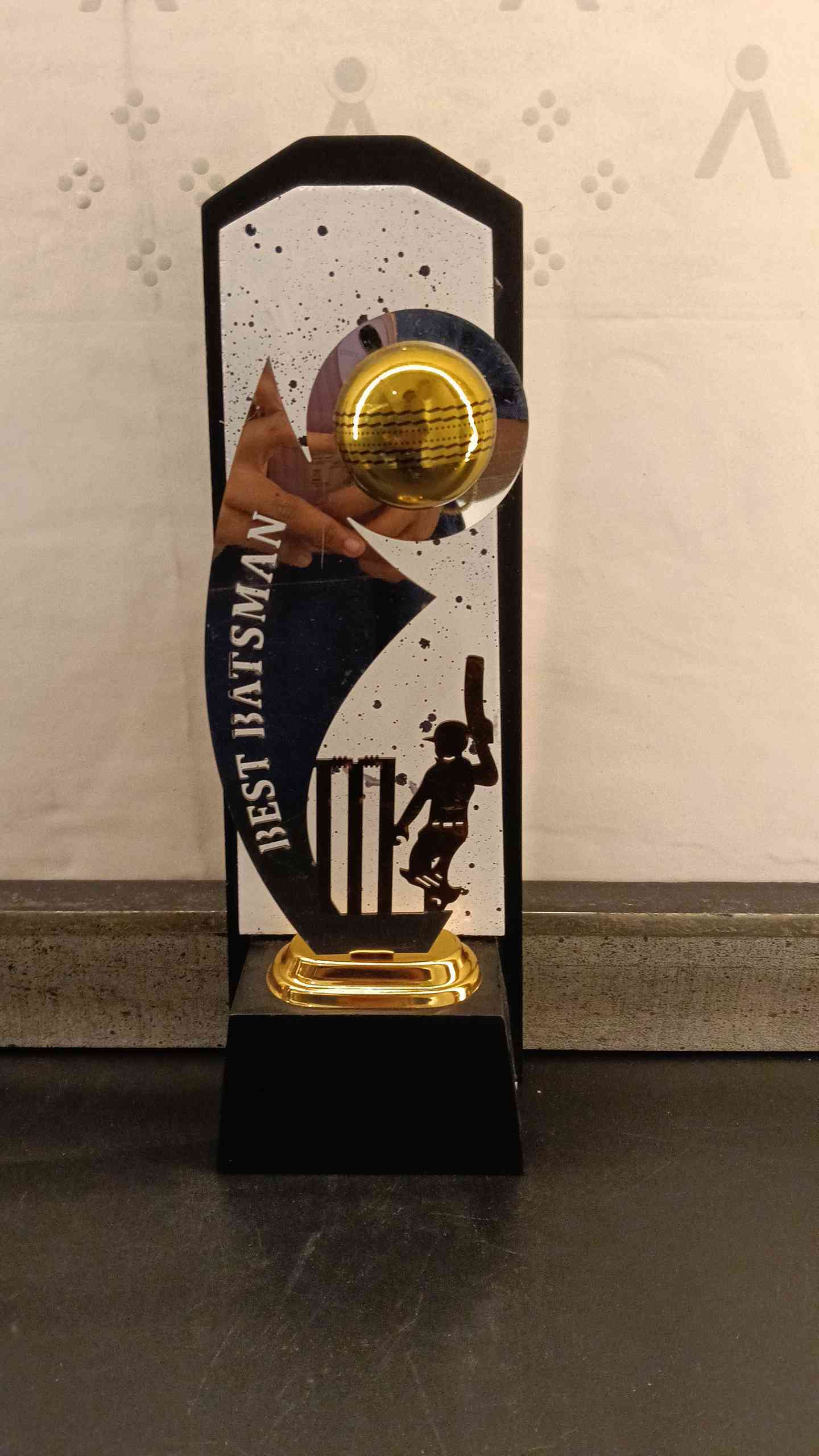 Trophy Metal 69 B Best Batsman