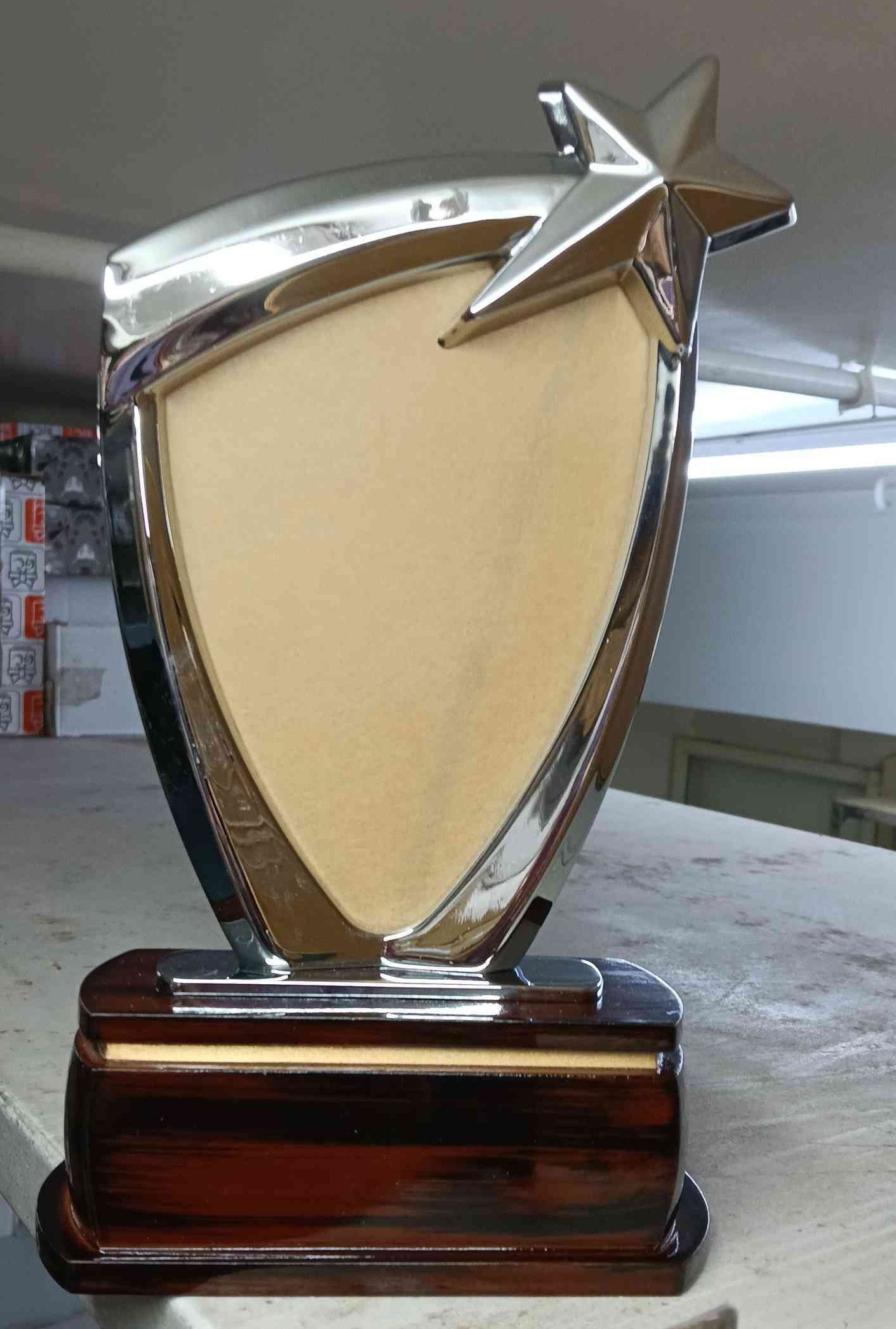Trophy Metal 1082 S